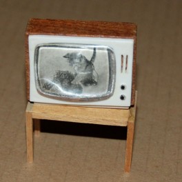 Lundby TV Katten på reol i trä