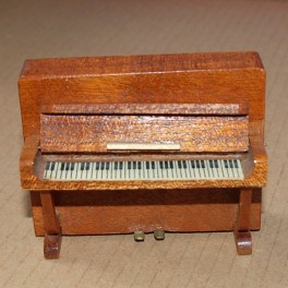 Lundby oldies Piano teak det kraftigare