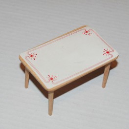 Lundby Köksbord trä med papper