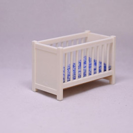 Lundby Spjälsäng vit med blått tyg nyare