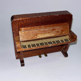 Lundby oldies Piano teak det kraftigare