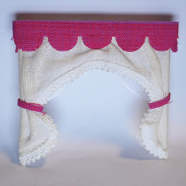 Lundby Gardin med cerise kappa lagad