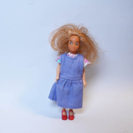 Lundby ArtNr. X Nyare docka flicka rosa kläder