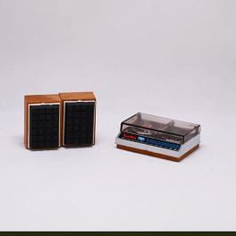 Lundby ArtNr 6640 Skivspelare och högtalare 2 st